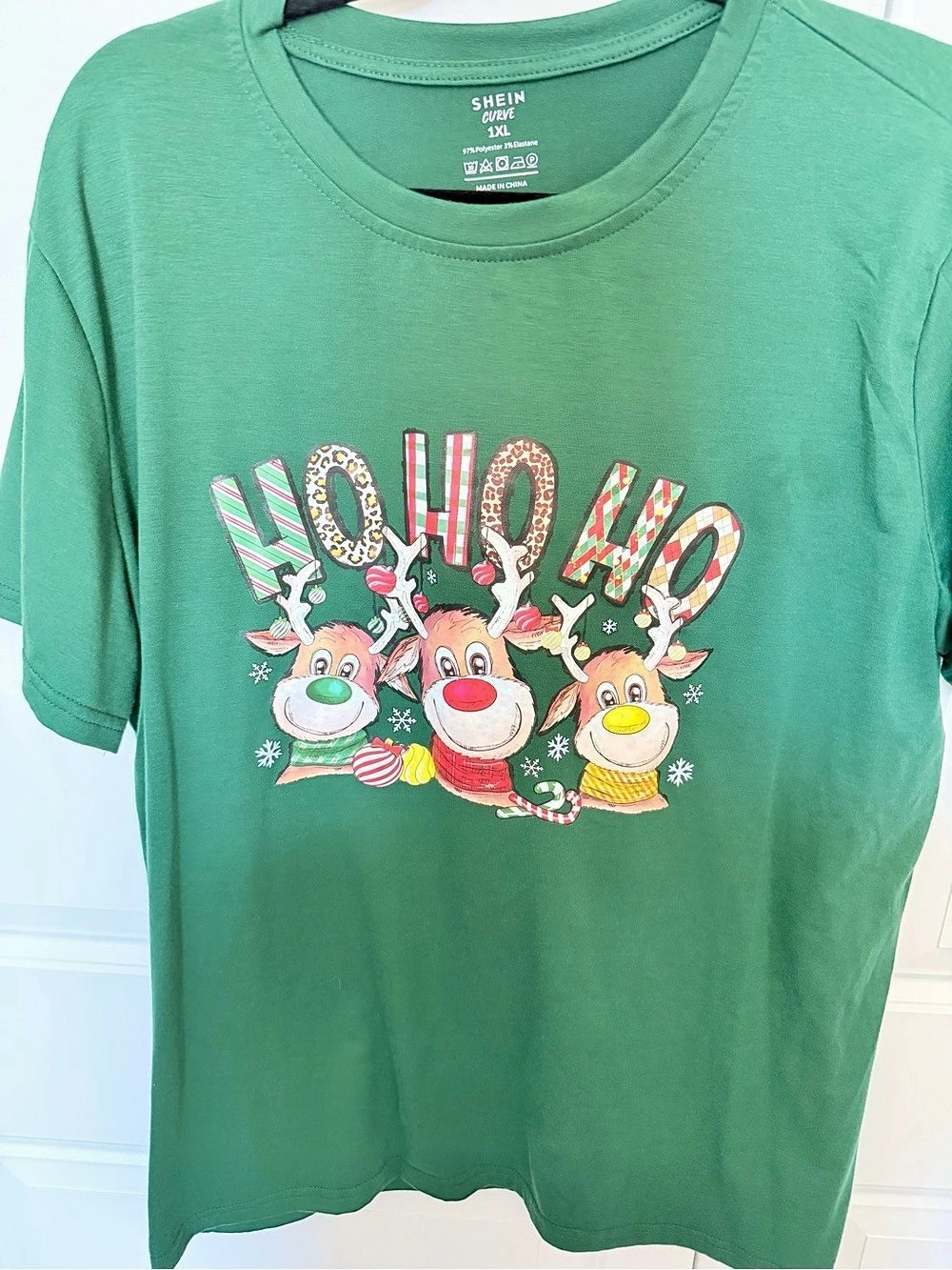 SHEIN Reindeer Graphic Tee in Green Size 1XL Like New